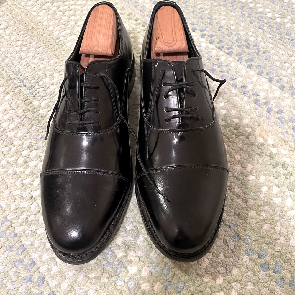 Samuel Windsor, Black lace up Oxford, size 9